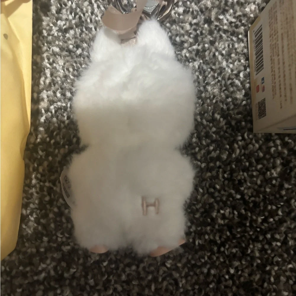 White Labubu - Picture 3 of 5